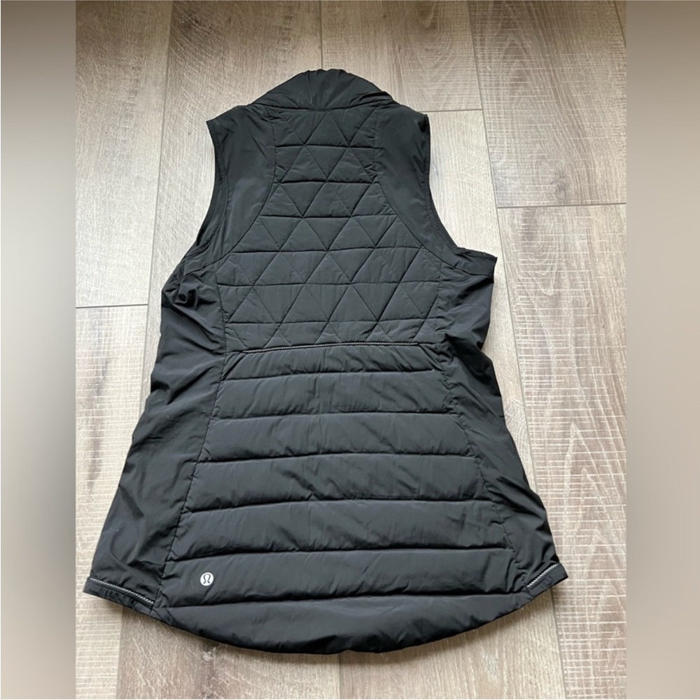Lululemon Fluffed Up Vest in Black Size 6 - Picture 3 of 6